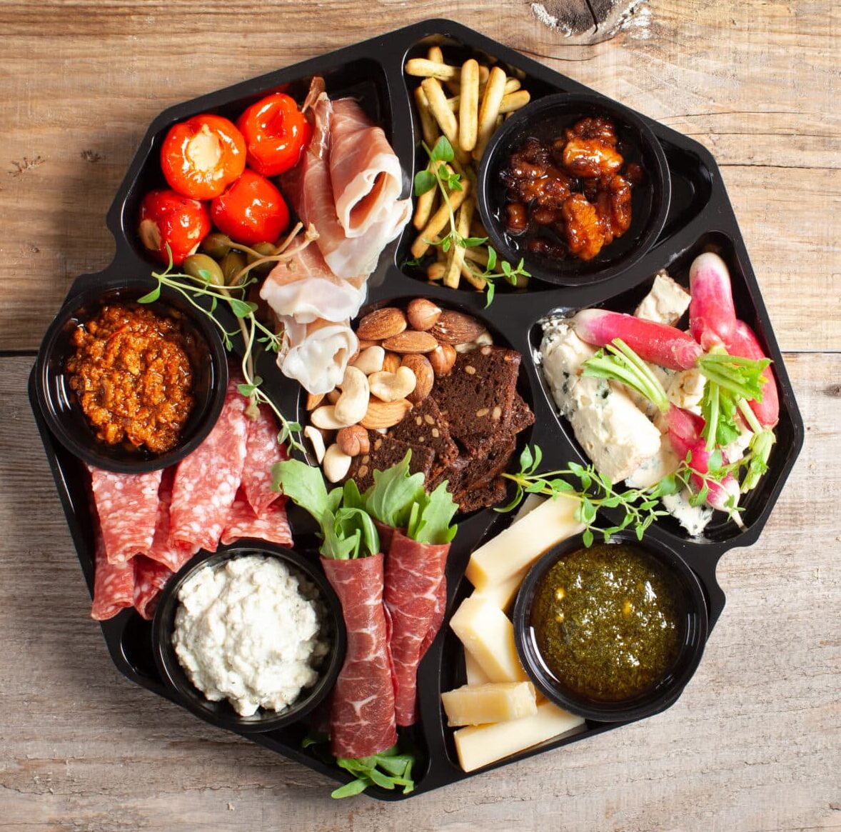 Engangsfad & -skåle - 4,- pr kuvert