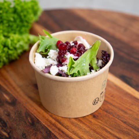 Salat med feta og tørret tranebær