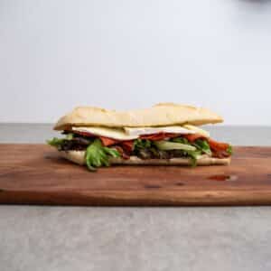 Kalkunchorizzo med fransk brie & syltede rødløg